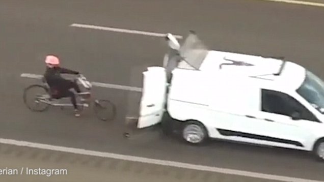 Дэн Билзерян пари