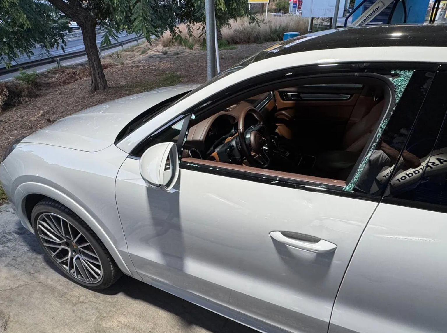 Апстрик в ClubGG на $20,000, Дудь на работе и разбитое окно в авто Иманта — лучшее за октябрь из блогов игроков 7